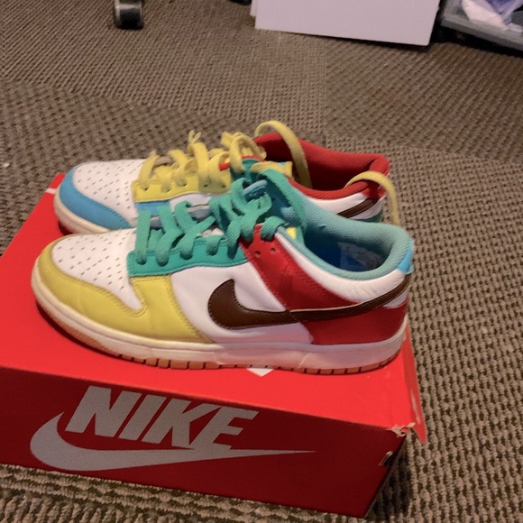 dunks - Picture 2 of 3